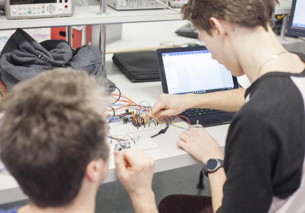 Computing Science Degree (BSc) Students in the lab