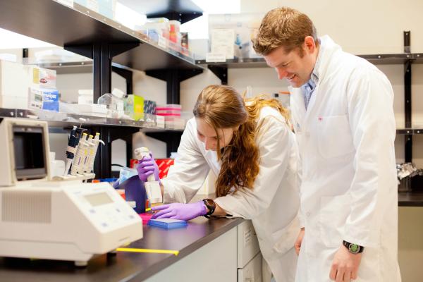 BSc Biology students in the research lab of their department