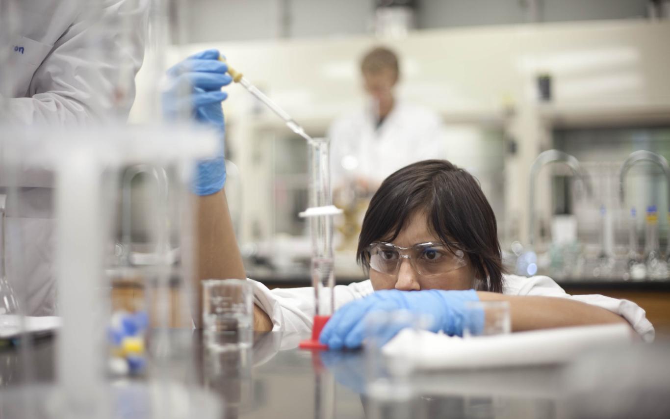 A Chemistry Major student of the BSc Chemistry program in the research lab of the chemistry department