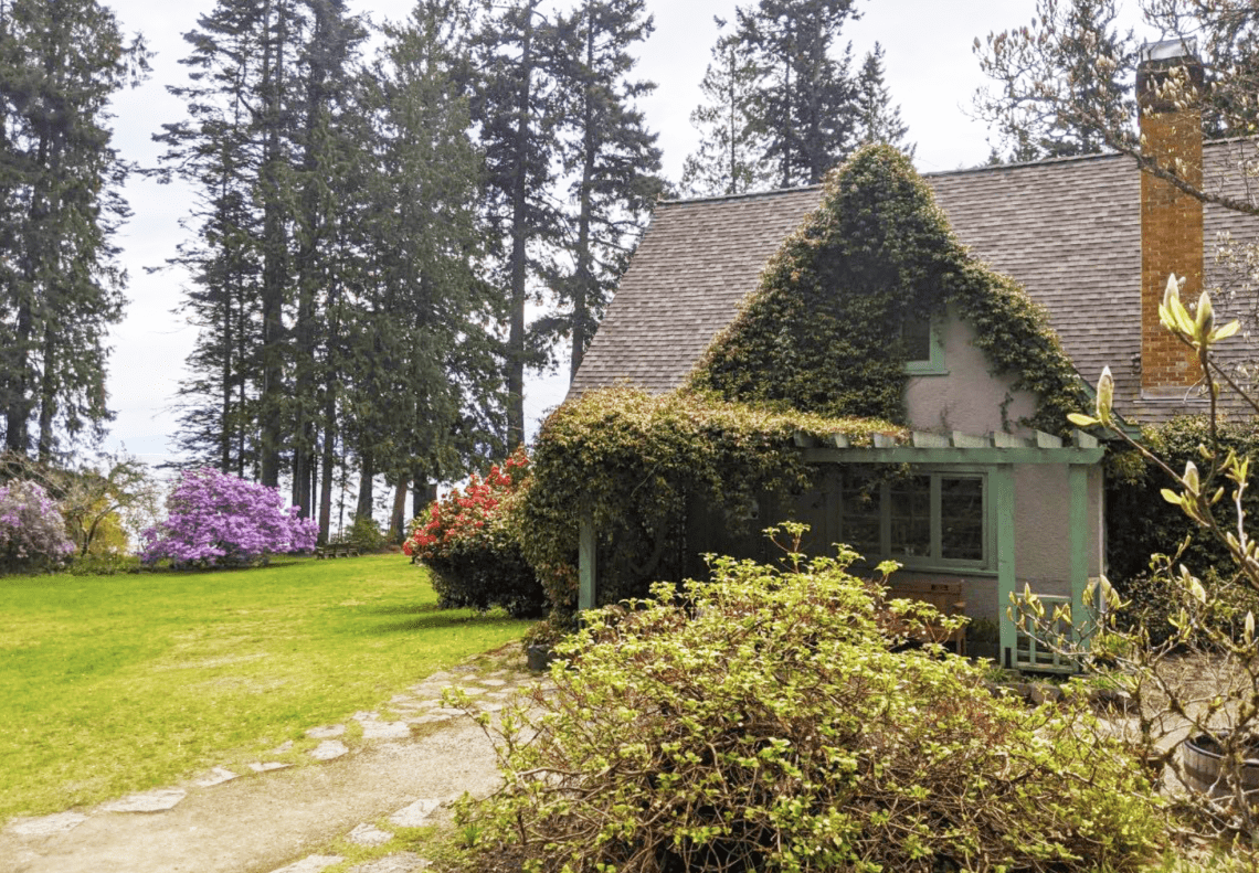 Photo of the main house at Milner Gardens